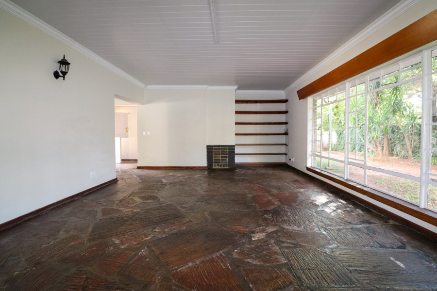 To Let 4 Bedroom Property for Rent in Flamwood North West